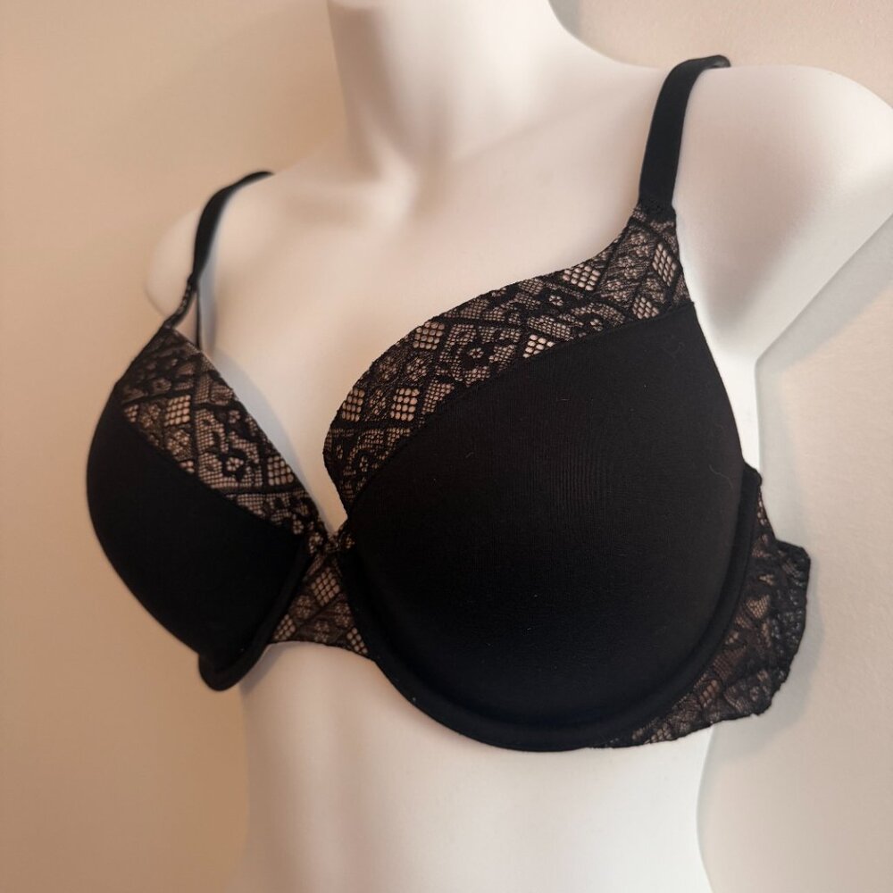 Victoria’s Secret Body by Victoria Black Lace Plunge Bra | 36D - Picture 3 of 11